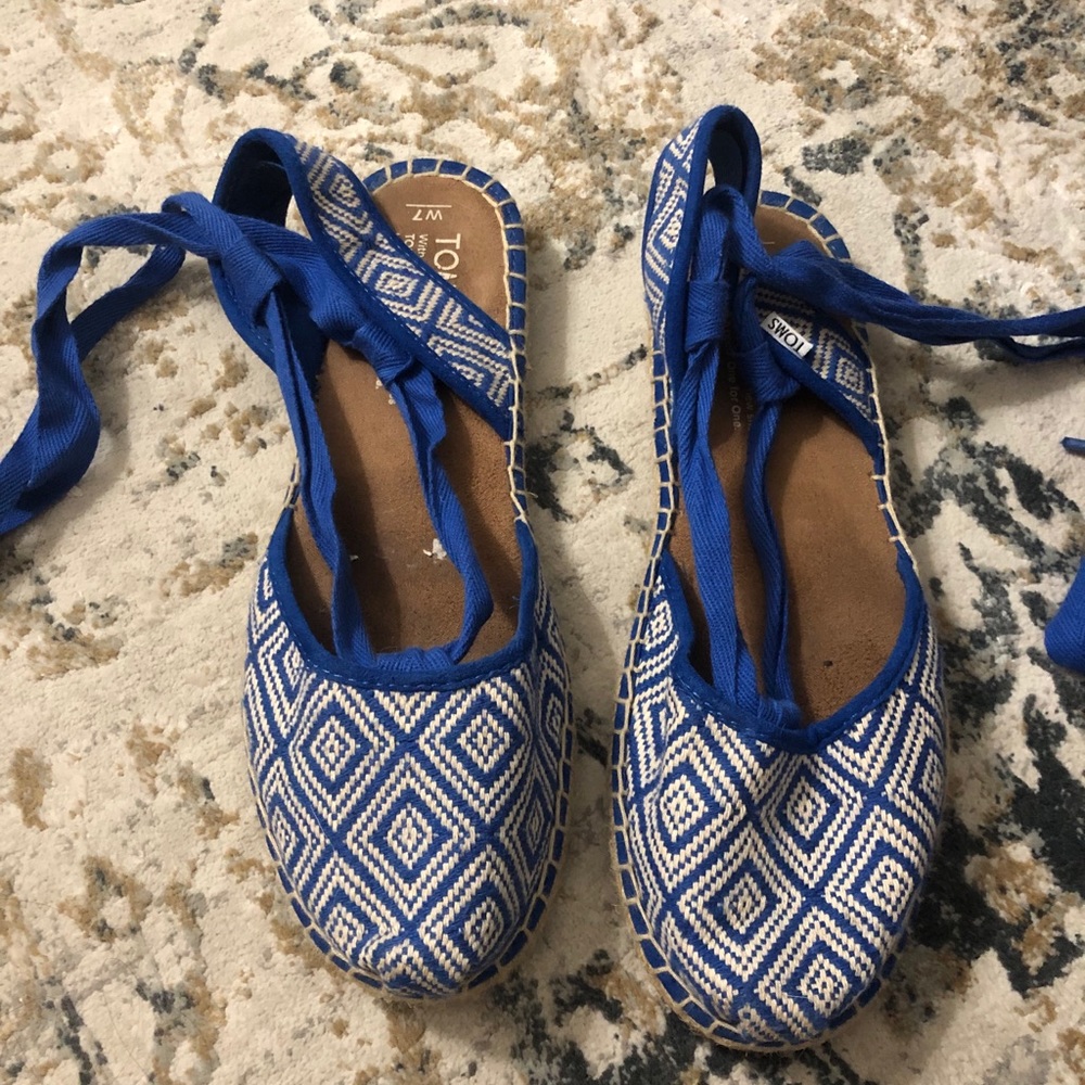 Tom’s Blue and White Espadrilles 7 Womens